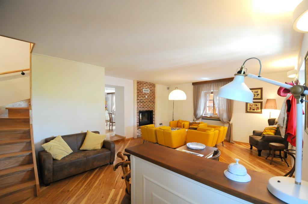 Bed & Breakfast Korta Gira Buici  Exterior photo