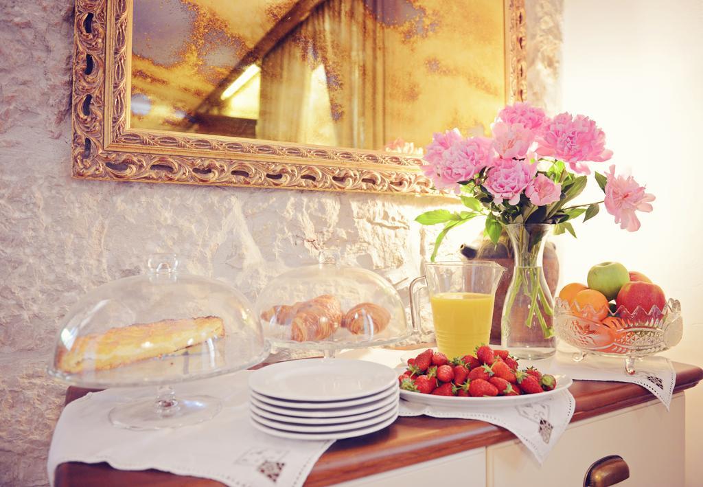 Bed & Breakfast Korta Gira Buici  Exterior photo