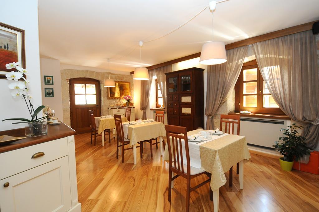 Bed & Breakfast Korta Gira Buici  Exterior photo